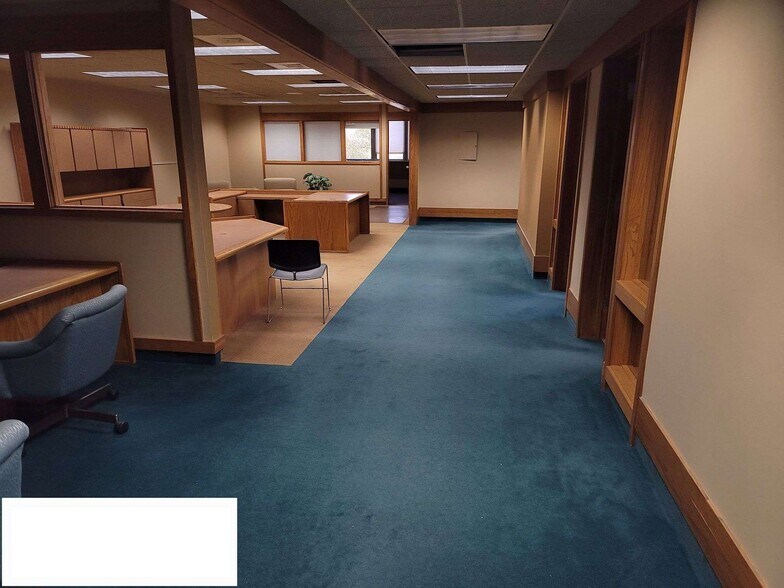 More Photos Of 101 S 1st St, Montevideo Office Residential For Lease