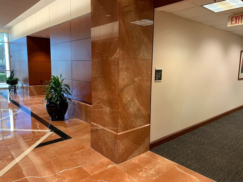 More Photos Of 11020 David Taylor Dr, Charlotte Office For Lease