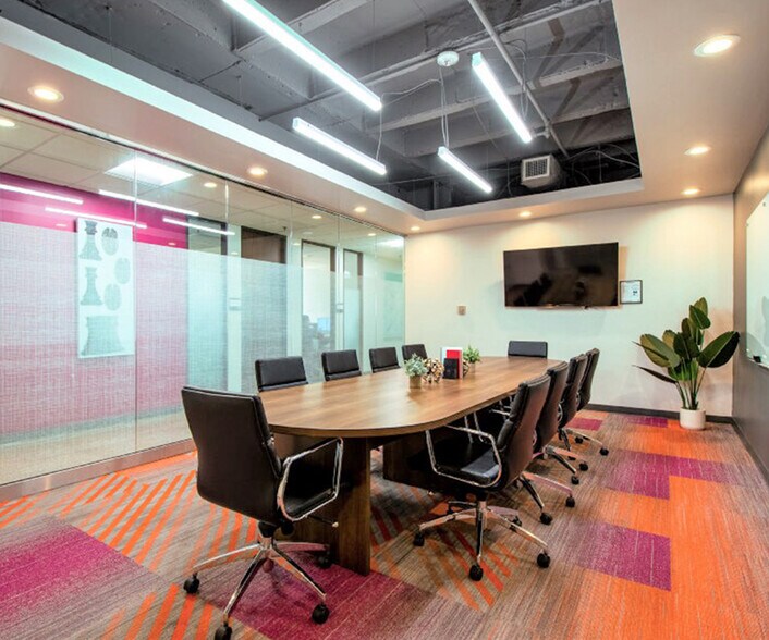 More Photos Of 2727 Lyndon B Johnson Fwy, Farmers Branch Coworking Space