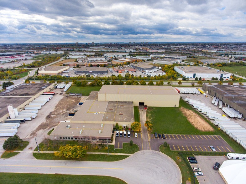 More Photos Of 5 Copper Rd, Brampton Warehouse For Lease