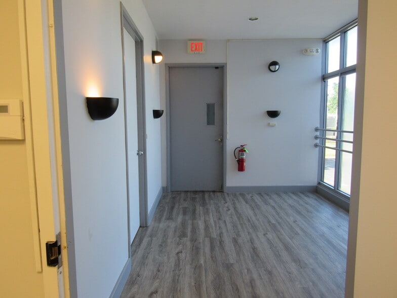 More Photos Of 981 State Route 33 W, Monroe Township Medical For Lease