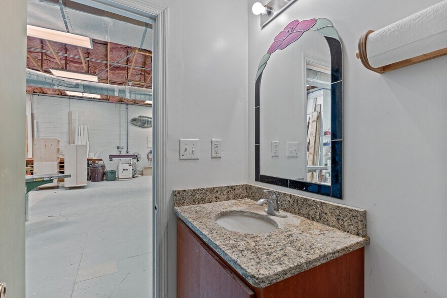 More Photos Of 1622-B Live Oak St, Beaufort Freestanding For Sale