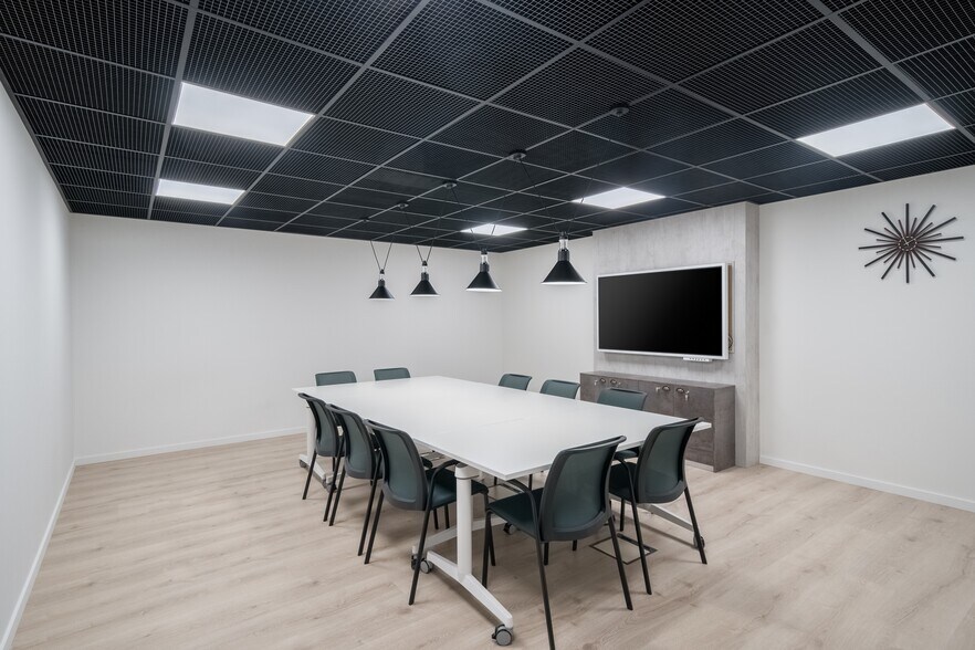 More Photos Of 1231-1251 Windham Pky, Romeoville Coworking Space
