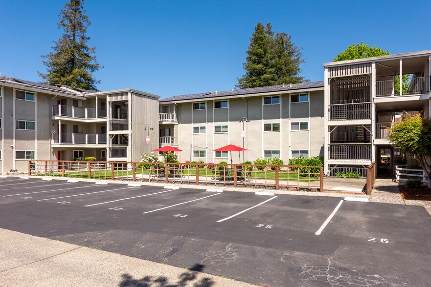 More Photos Of 8025 Beverly Dr, Rohnert Park Apartments For Sale