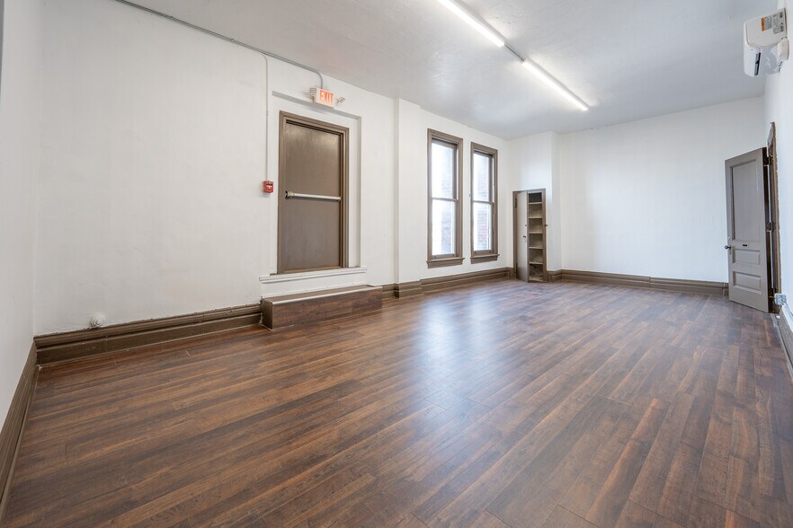 More Photos Of 41 N Main St, Greensburg Office For Sale