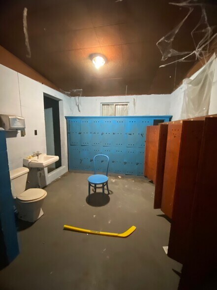 More Photos Of 450 McCorkle Ave, Burbank Schools For Sale