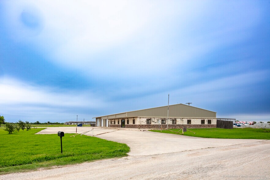 More Photos Of 9000 Camino Real, Uhland Warehouse For Sale