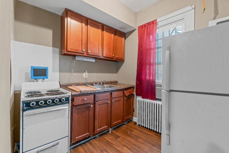 More Photos Of 210 E Lafayette Ave, Baltimore Apartments For Sale