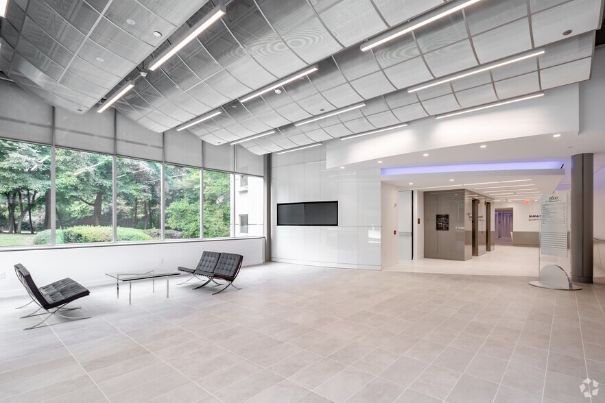 More Photos Of 11600 Sunrise Valley Dr, Reston Office For Lease