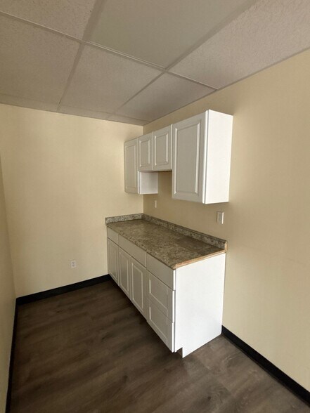 More Photos Of 6741 Old Collamer Rd, East Syracuse Warehouse For Lease