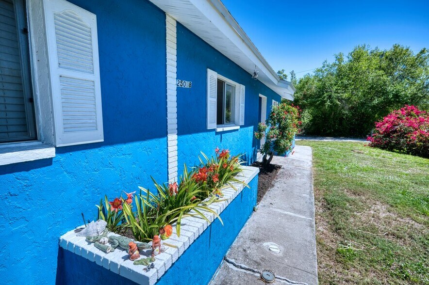 More Photos Of 25038 Harborview Rd, Port Charlotte Apartments For Sale