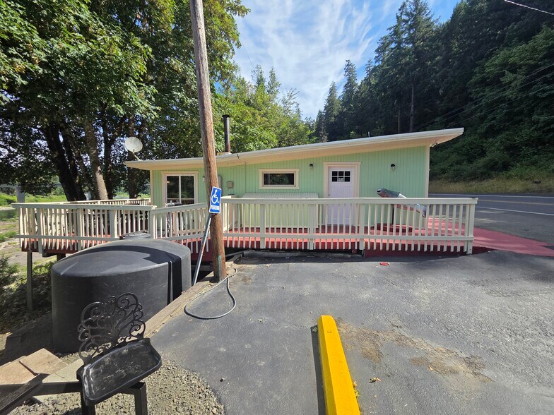 Primary Photo Of 11424 Oregon 138, Oakland Restaurant For Sale