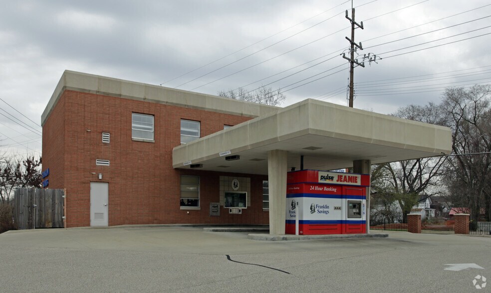 More Photos Of 11186 Reading Rd, Cincinnati Bank For Lease