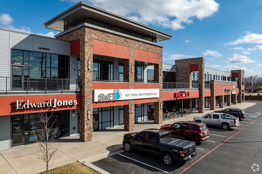 More Photos Of 4216 S Cox Rd, Springfield Storefront Retail Office For Lease