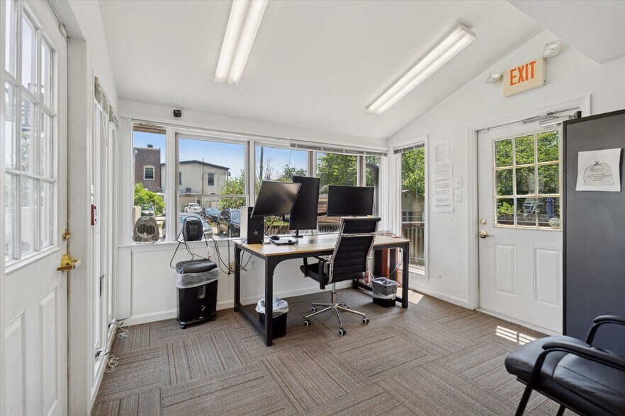 More Photos Of 18 W Evergreen Ave, Philadelphia Office Residential For Sale