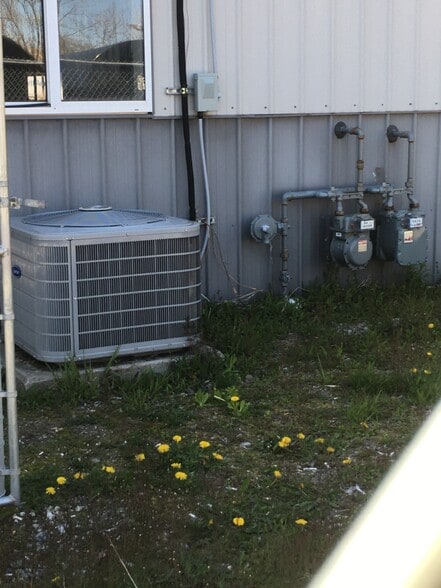 More Photos Of 6263 Taft Rd, Syracuse Warehouse For Lease