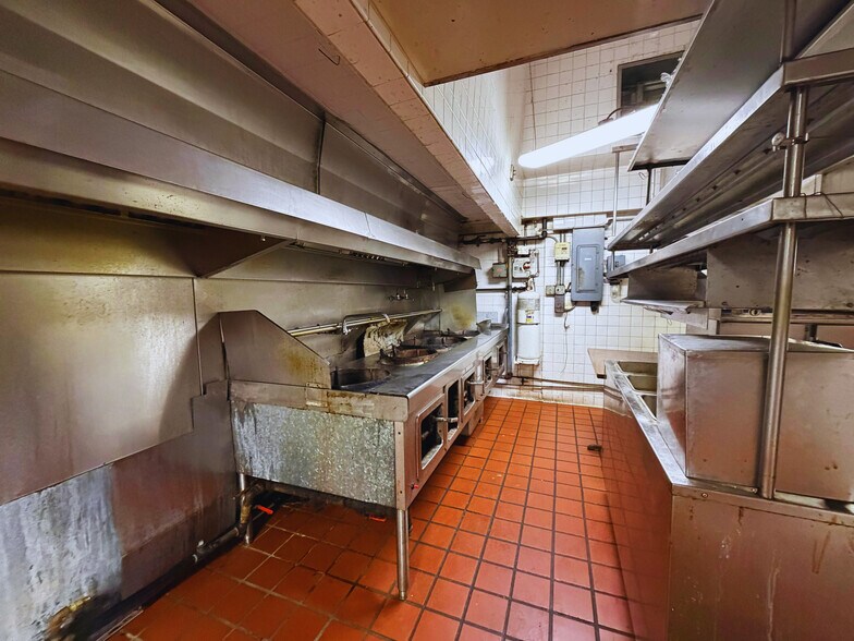 More Photos Of 1061 Hudson Rd, Saint Paul Restaurant For Sale