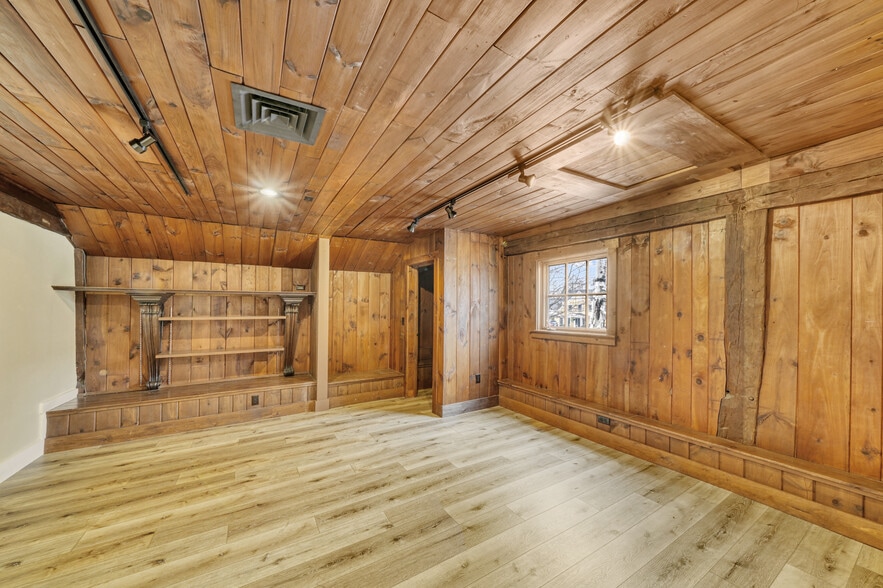 More Photos Of 207-209 Main St, New London Freestanding For Sale