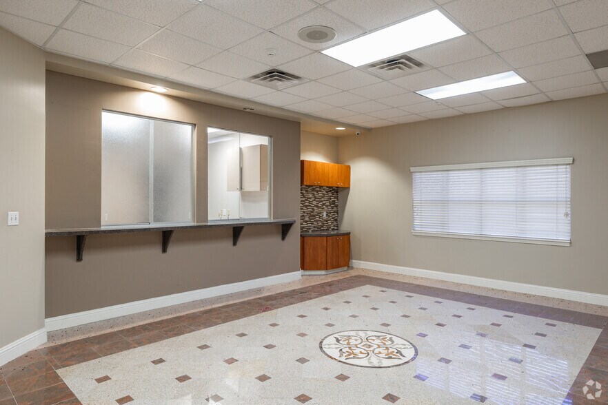 More Photos Of 2101 S Loop 336 W, Conroe Office For Sale