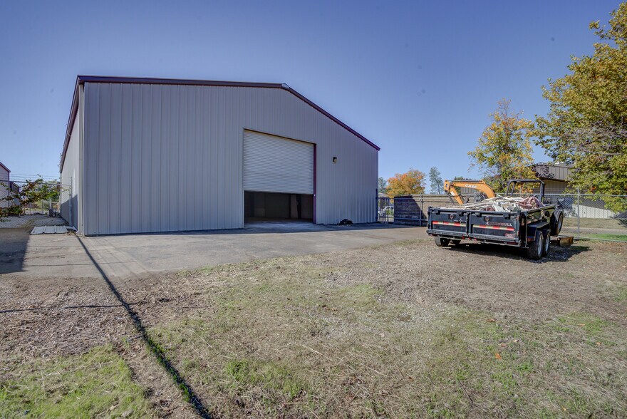 More Photos Of 1671 Zachi Way, Redding Industrial For Lease