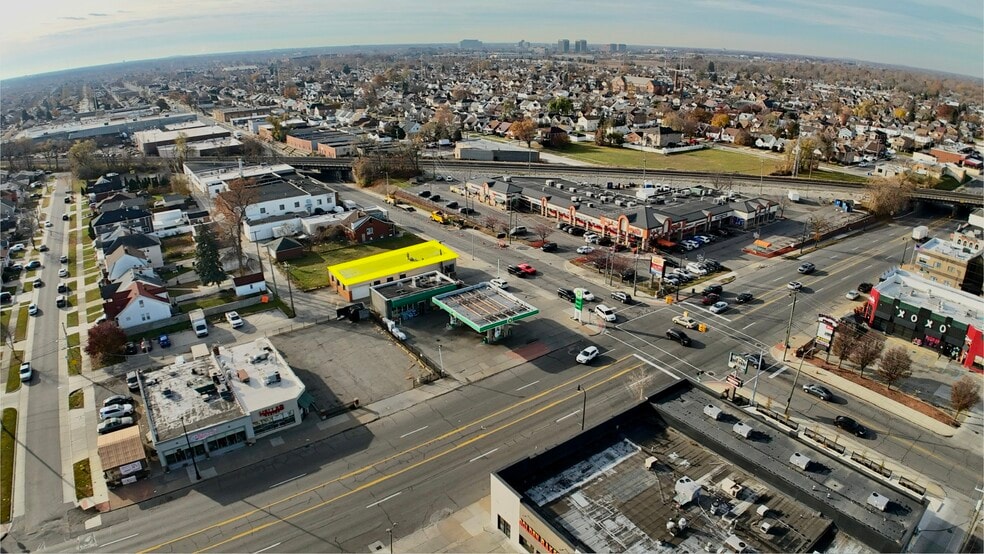 More Photos Of 7120 Chase Rd, Dearborn Flex For Lease