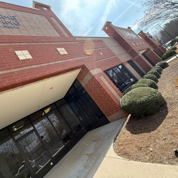 More Photos Of 9000 Peridot Pky, Stockbridge Unknown For Lease