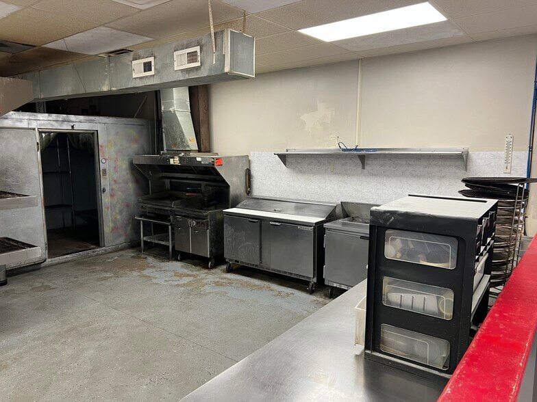 More Photos Of 22775 Three Notch Rd, California Storefront Retail Office For Lease