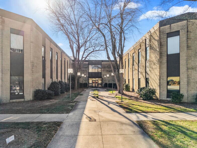 More Photos Of 8025 North Point Blvd, Winston-Salem Office For Lease