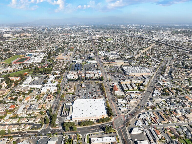 More Photos Of 10901 Garden Grove Blvd, Garden Grove Fast Food For Sale