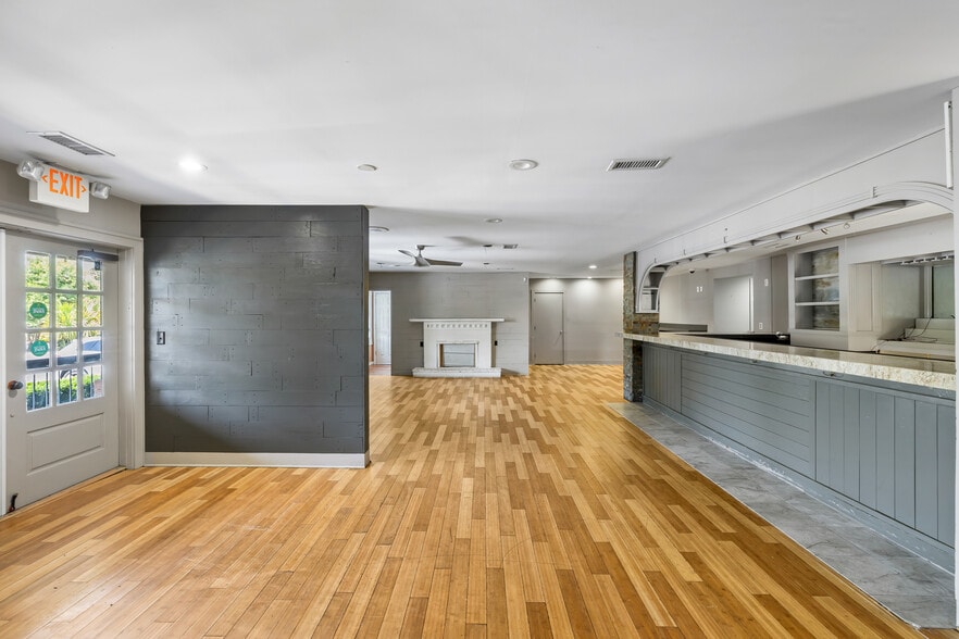 More Photos Of 1001 Landfall Way, Johns Island Storefront Retail Office For Sale