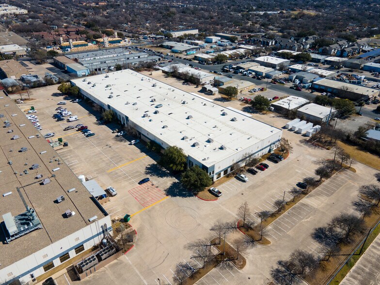 More Photos Of 9701 Metric Blvd, Austin Distribution For Lease