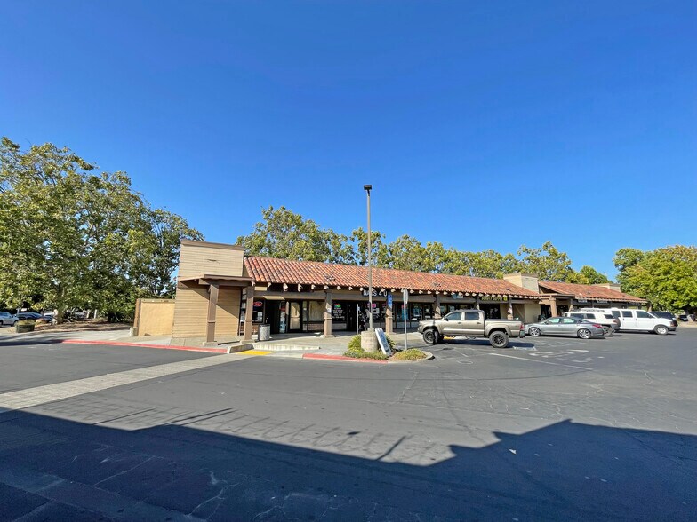 More Photos Of 465 Stony Point Rd, Santa Rosa Freestanding For Lease