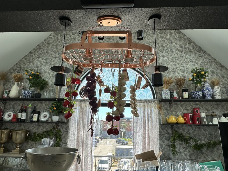 More Photos Of 141 Mansion Ave, Staten Island Restaurant For Sale
