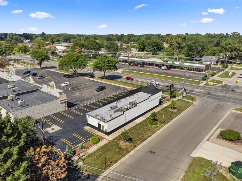 More Photos Of 28407 5 Mile Rd, Livonia Restaurant For Lease