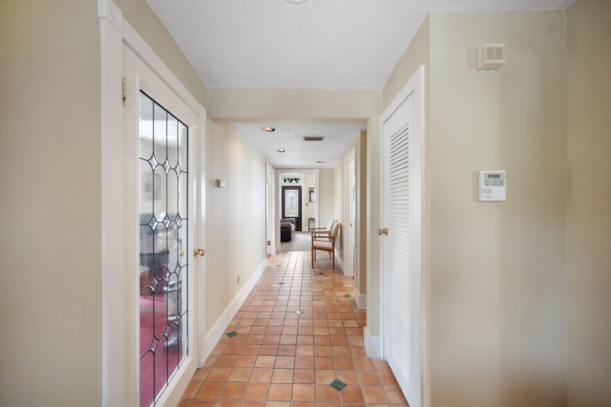 More Photos Of 339 S Ridgewood Ave, Daytona Beach Office Residential For Sale