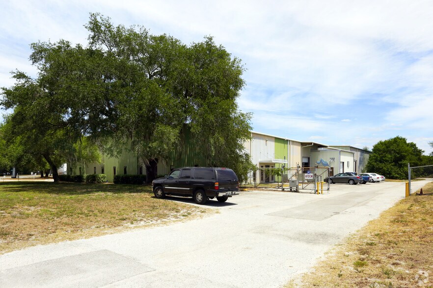 More Photos Of 6507 Harney Rd, Tampa Warehouse For Lease