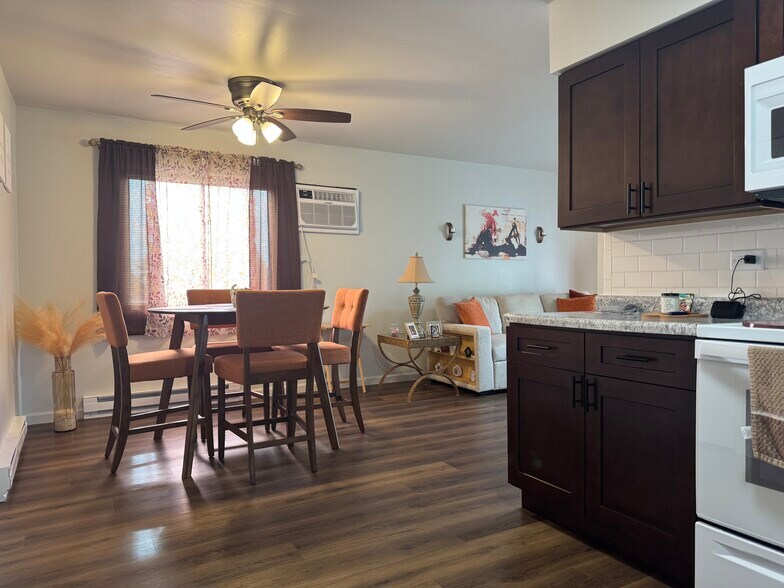 More Photos Of 374 Lynn Dr, Manteno Apartments For Sale