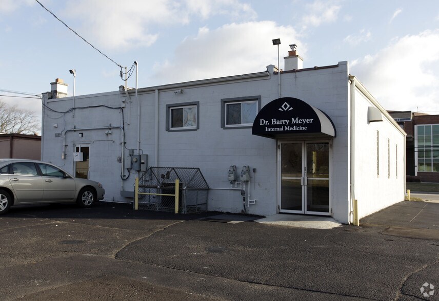 More Photos Of 23411 Ryan Rd, Warren Medical For Sale