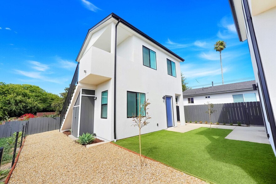 More Photos Of 2868 Preece St, San Diego Apartments For Sale