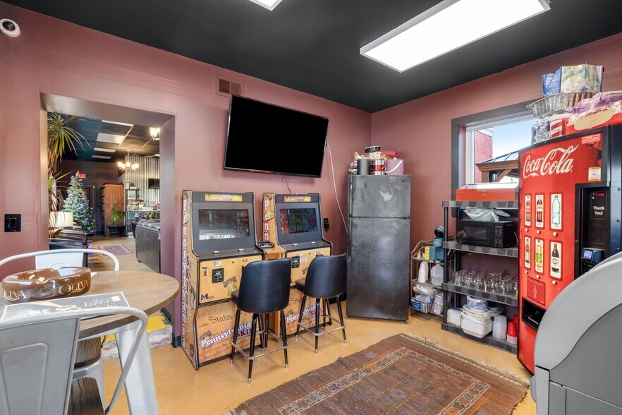 More Photos Of 99 Ohio River Blvd, Leetsdale Freestanding For Sale