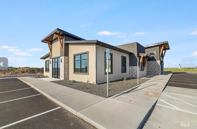 More Photos Of 388 Crossroads Point Blvd, Jerome Office For Lease