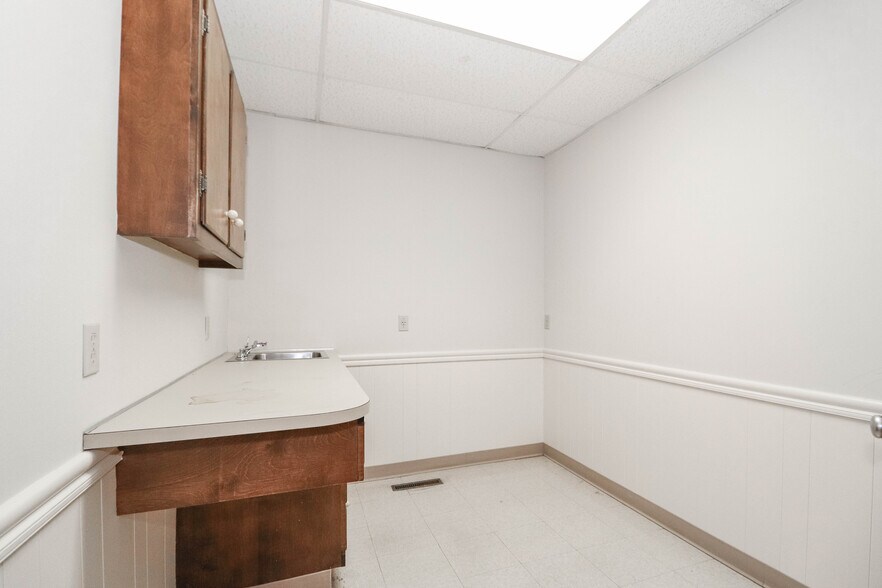 More Photos Of , Rockwell Medical For Lease