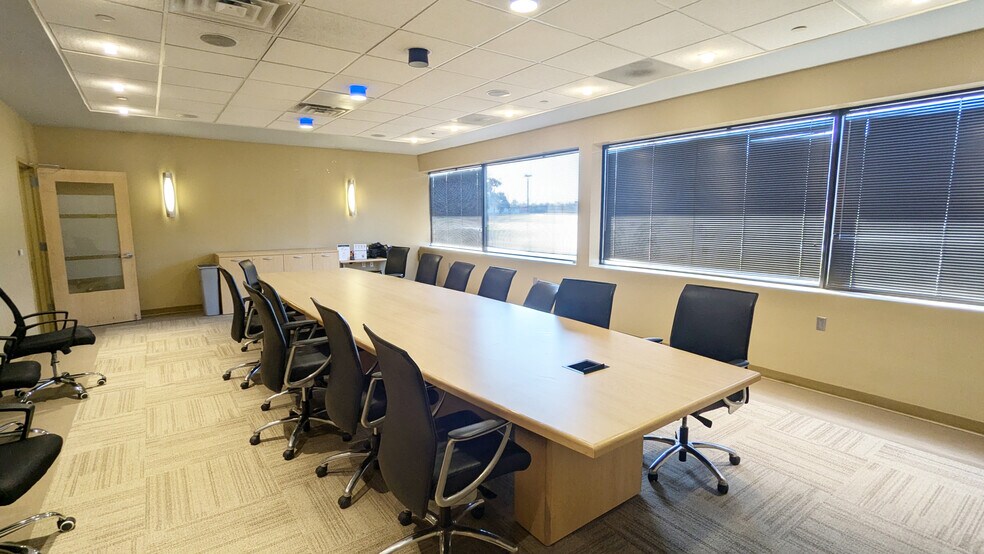 More Photos Of 250 Corporate Ct, South Plainfield Medical For Lease