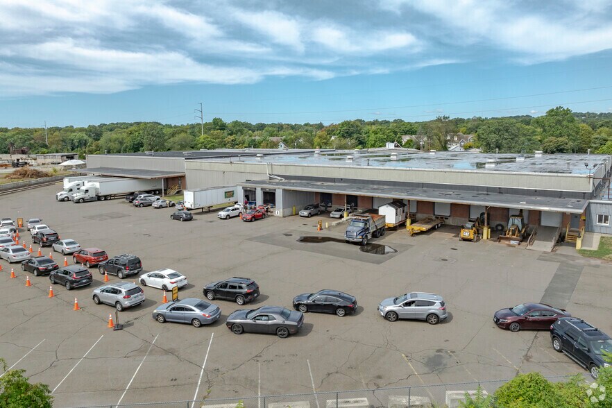 Primary Photo Of 75 Old Broadway E, North Haven Warehouse For Lease