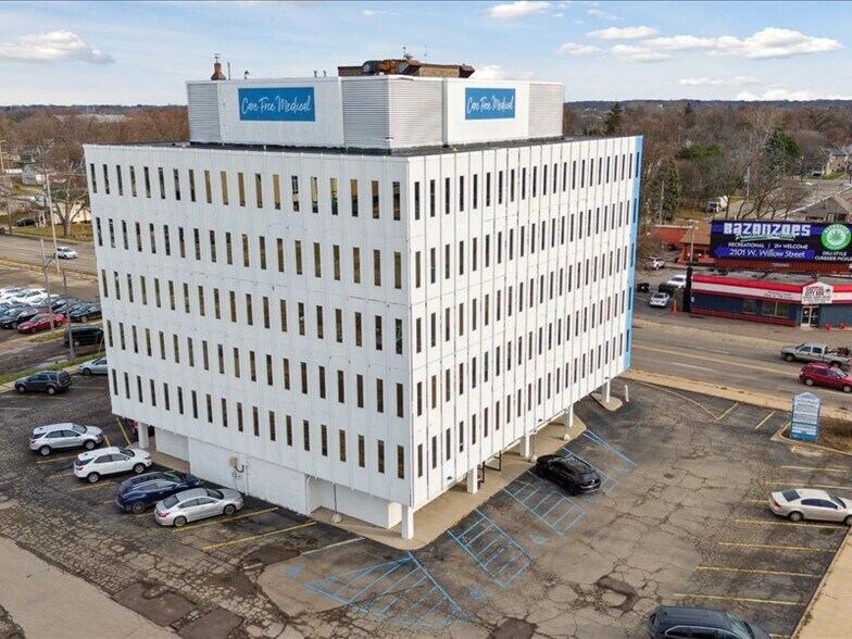 More Photos Of 1100 W Saginaw St, Lansing Medical For Sale