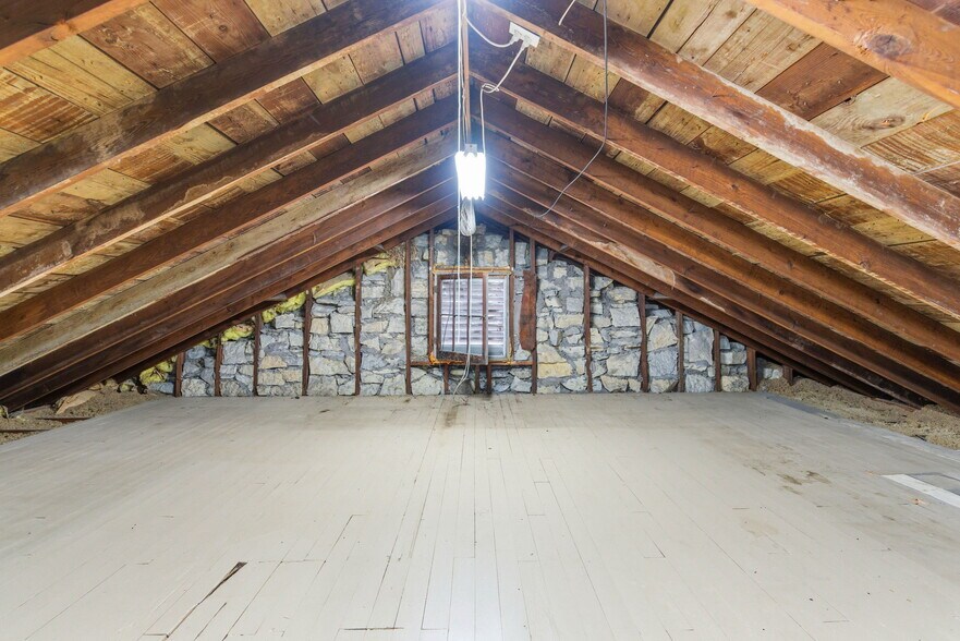 More Photos Of 3208 College Dr, Louisville Office For Sale