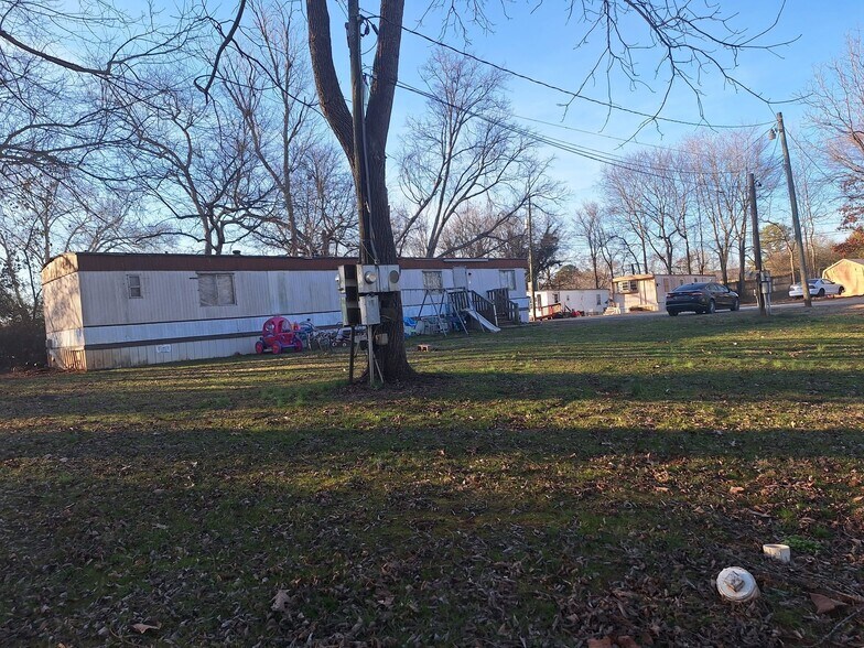 More Photos Of 321 S Main St, Adairsville Trailer Camper Park For Sale