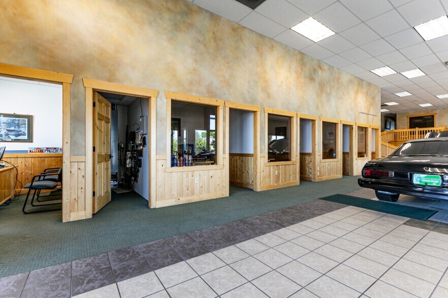 More Photos Of 562 S State St, Clearfield Auto Dealership For Sale