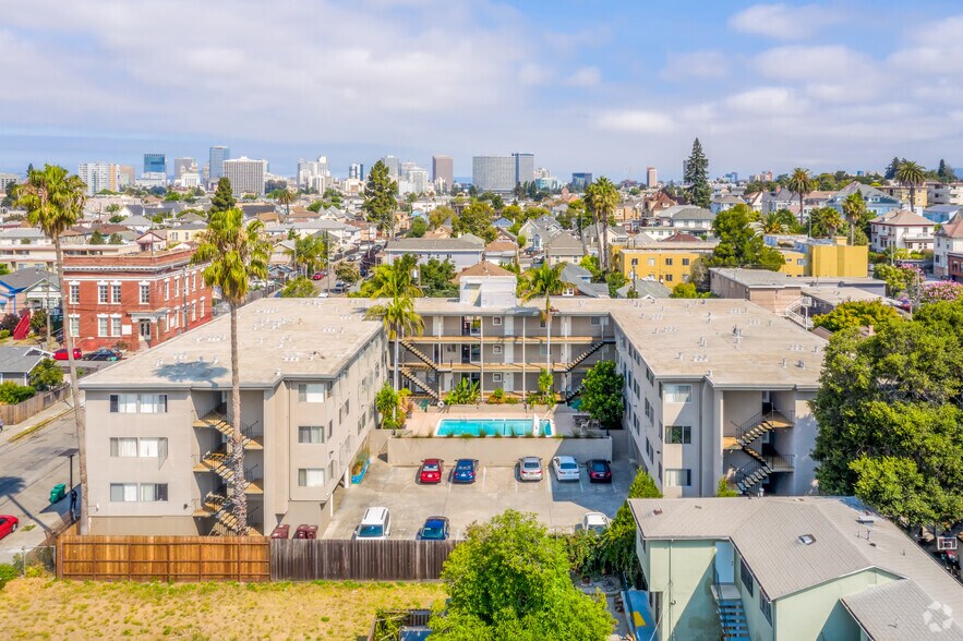 More Photos Of 1720 12th Ave, Oakland Apartments For Sale