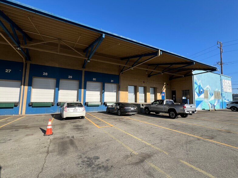 More Photos Of 1937-2035 E Vernon Ave, Vernon Refrigeration Cold Storage For Lease
